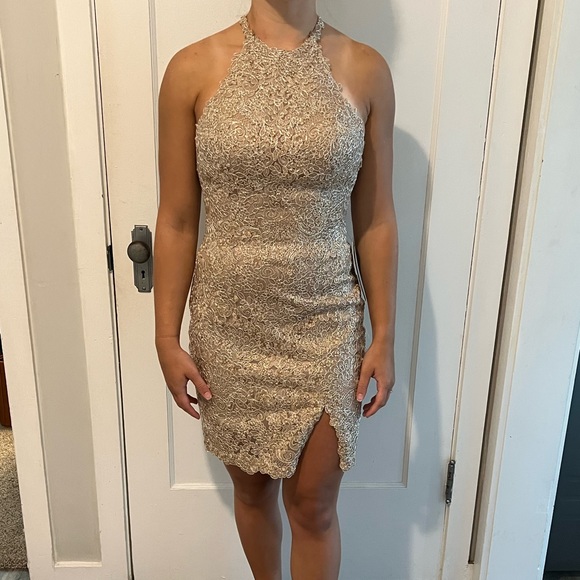 Sherri Hill Rose Gold homecoming/prom, Size 4 NWT, only tried on. - Picture 5 of 7